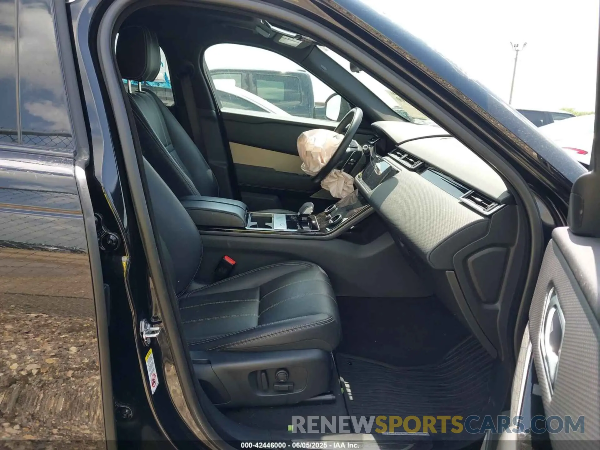 5 Photograph of a damaged car SALYT2EX0MA319824 LAND ROVER RANGE ROVER VELAR 2021