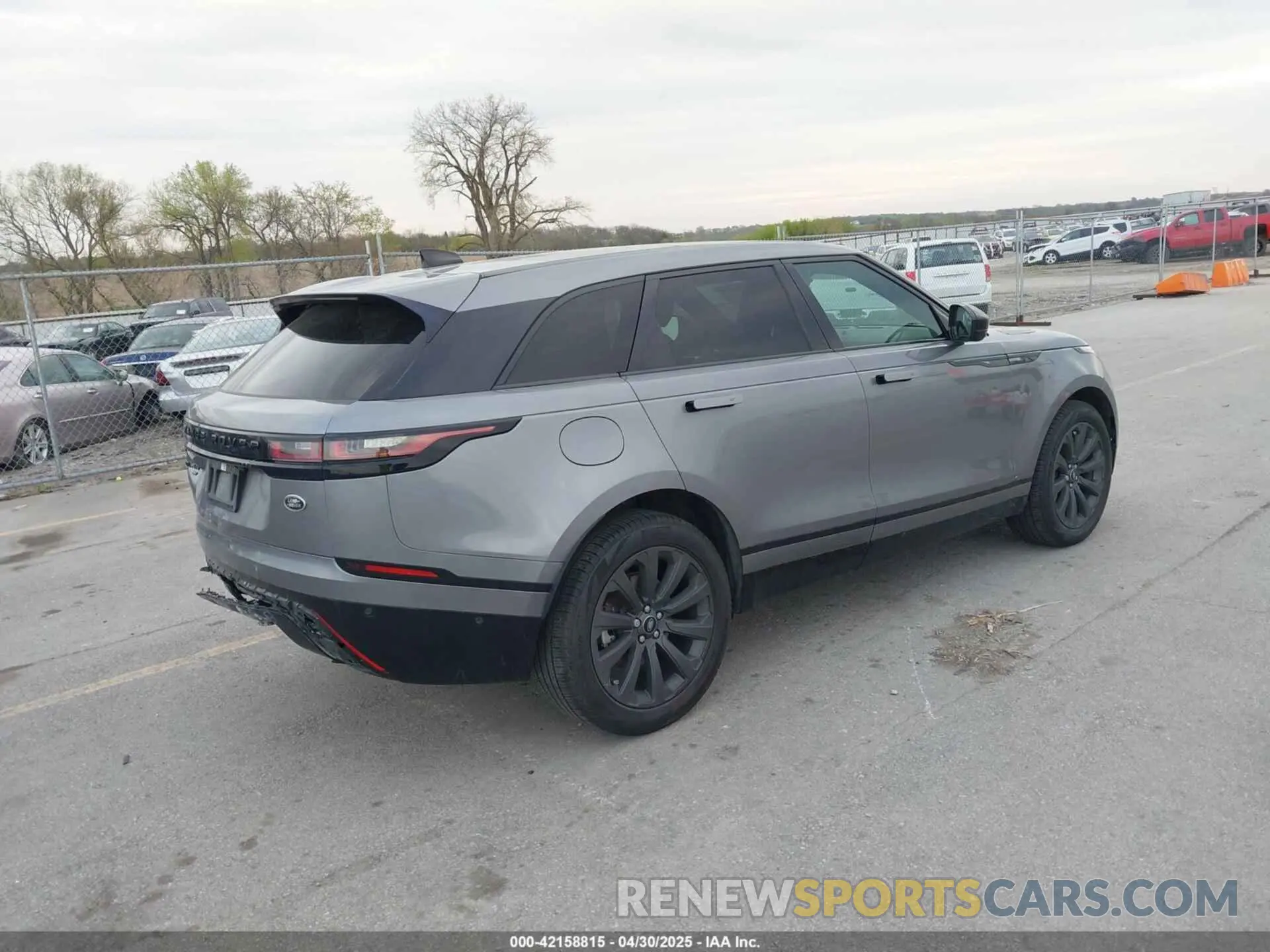 4 Photograph of a damaged car SALYT2EX3MA320305 LAND ROVER RANGE ROVER VELAR 2021