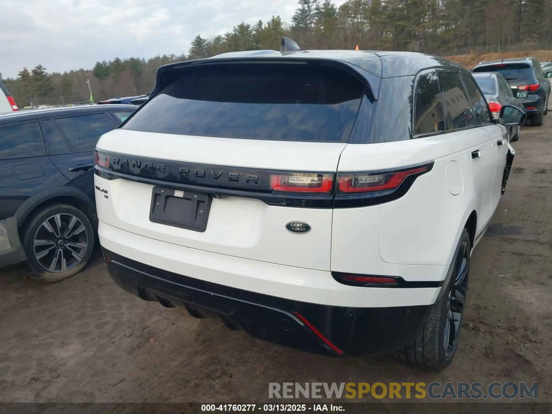 17 Photograph of a damaged car SALYT2EX5MA321200 LAND ROVER RANGE ROVER VELAR 2021