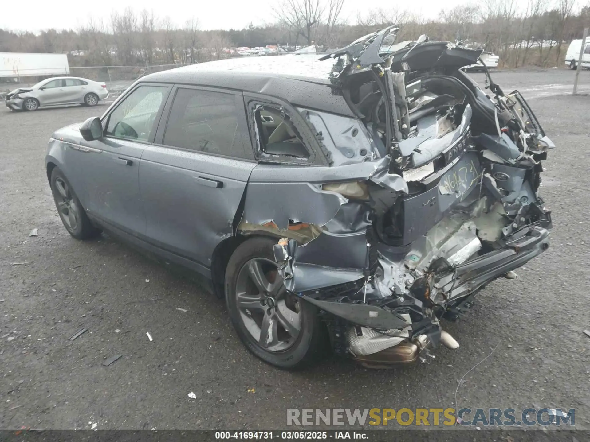 3 Photograph of a damaged car SALYT2EX7MA313759 LAND ROVER RANGE ROVER VELAR 2021