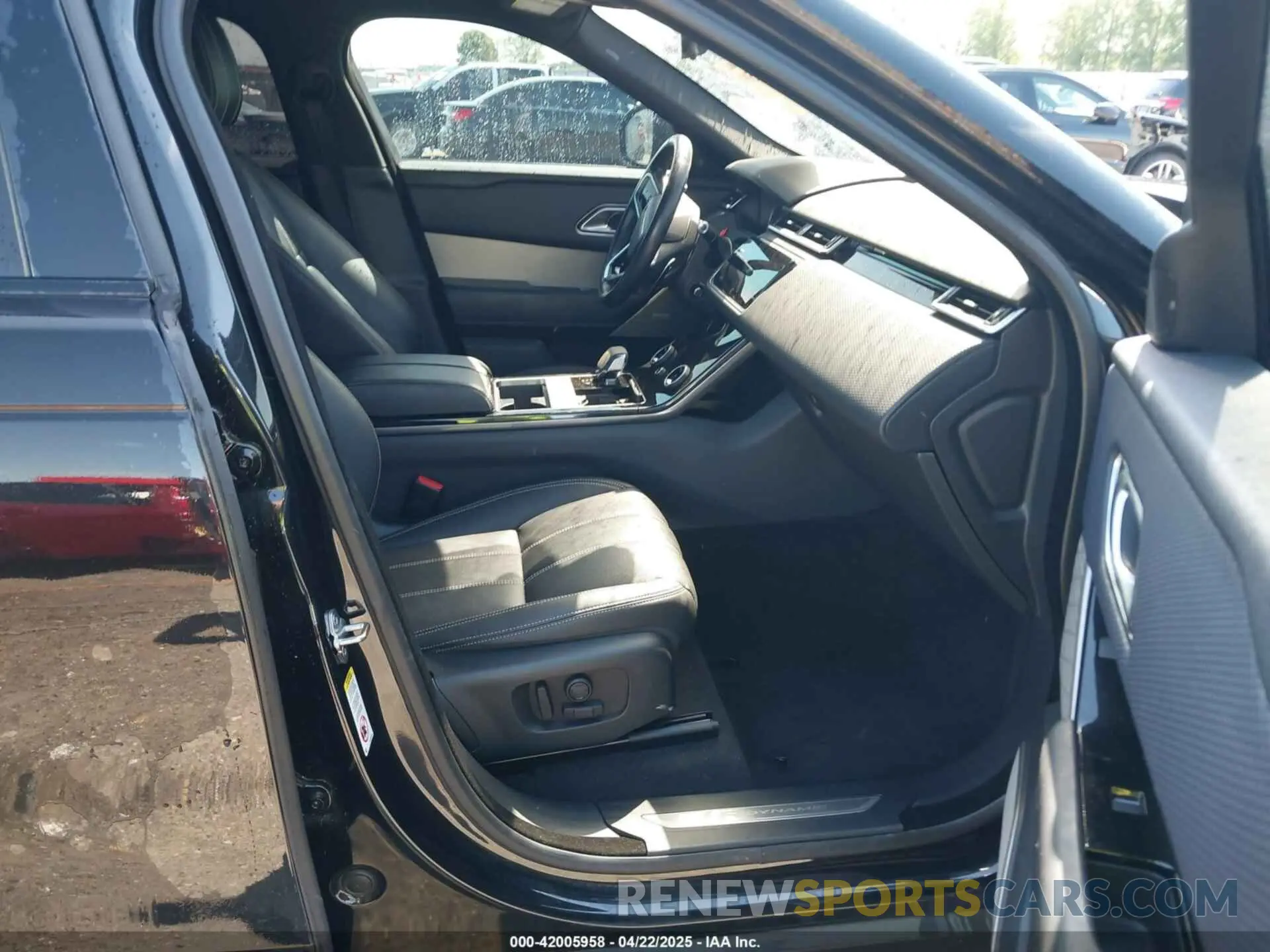 5 Photograph of a damaged car SALYT2EX8MA298026 LAND ROVER RANGE ROVER VELAR 2021