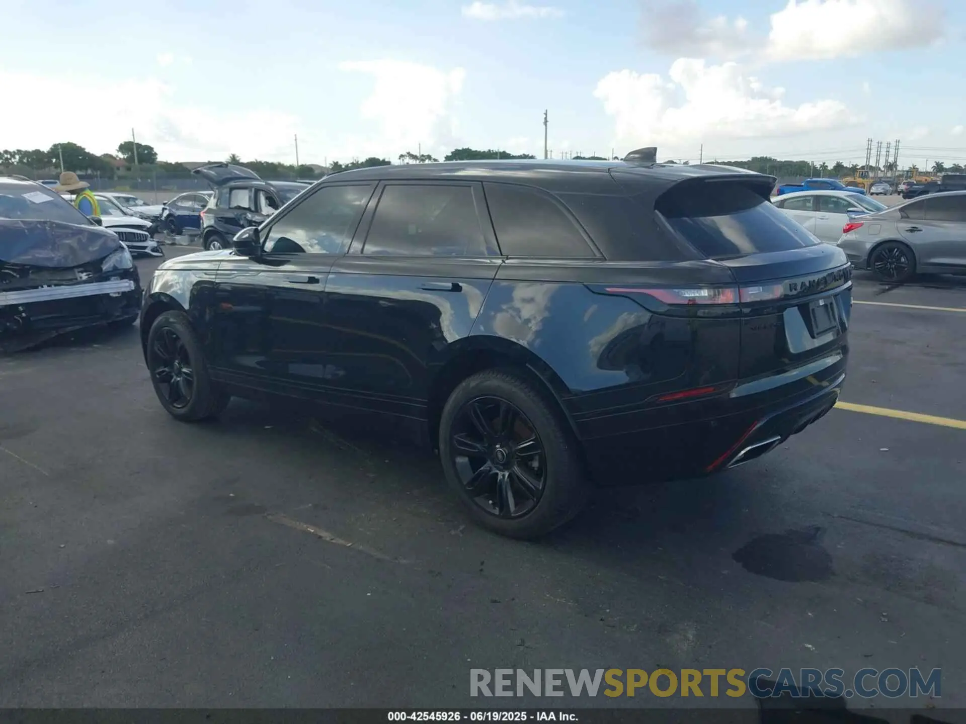 3 Фотография поврежденного автомобиля SALYT2EU6PA360002 LAND ROVER RANGE ROVER VELAR 2023