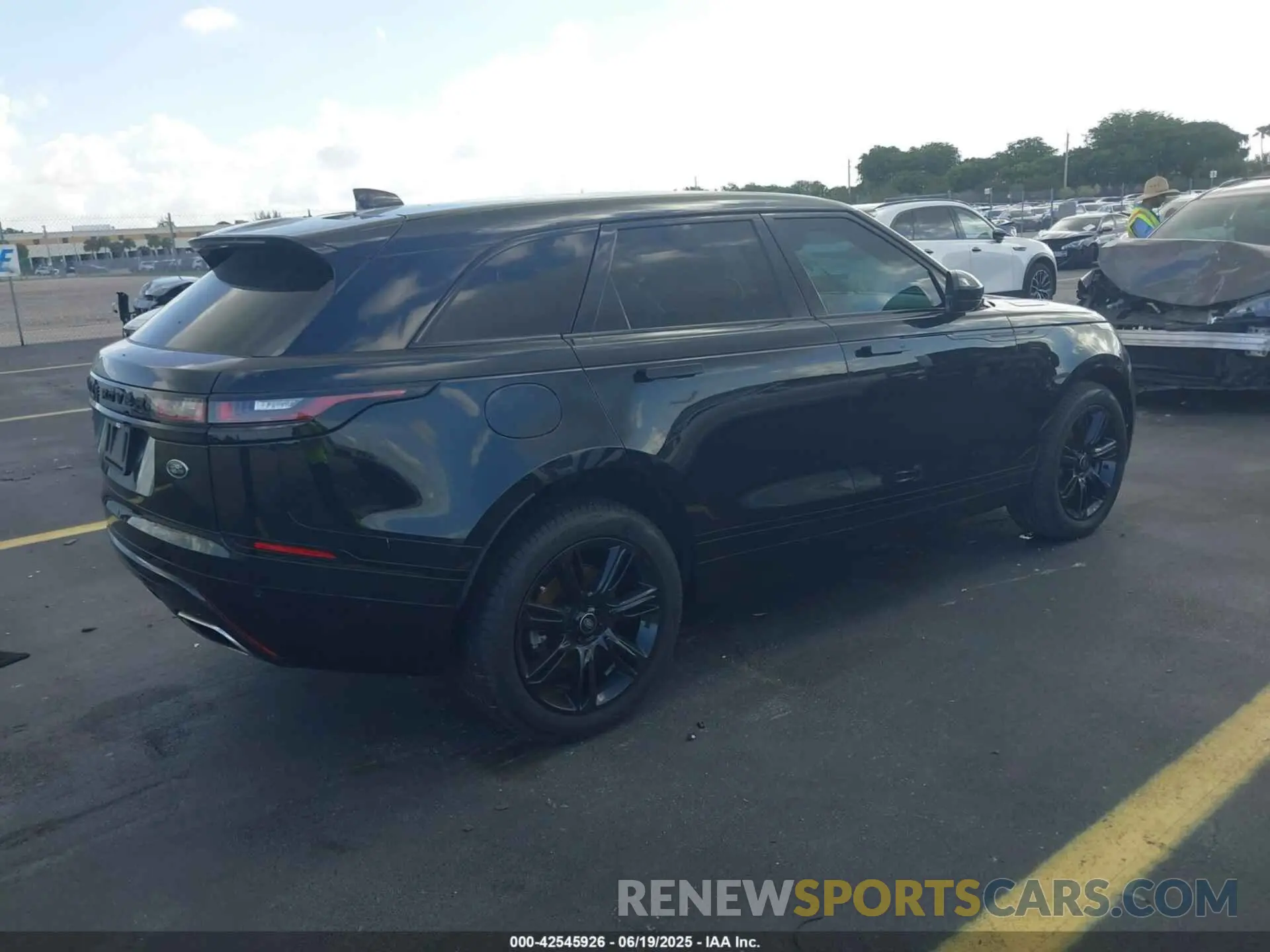 4 Фотография поврежденного автомобиля SALYT2EU6PA360002 LAND ROVER RANGE ROVER VELAR 2023
