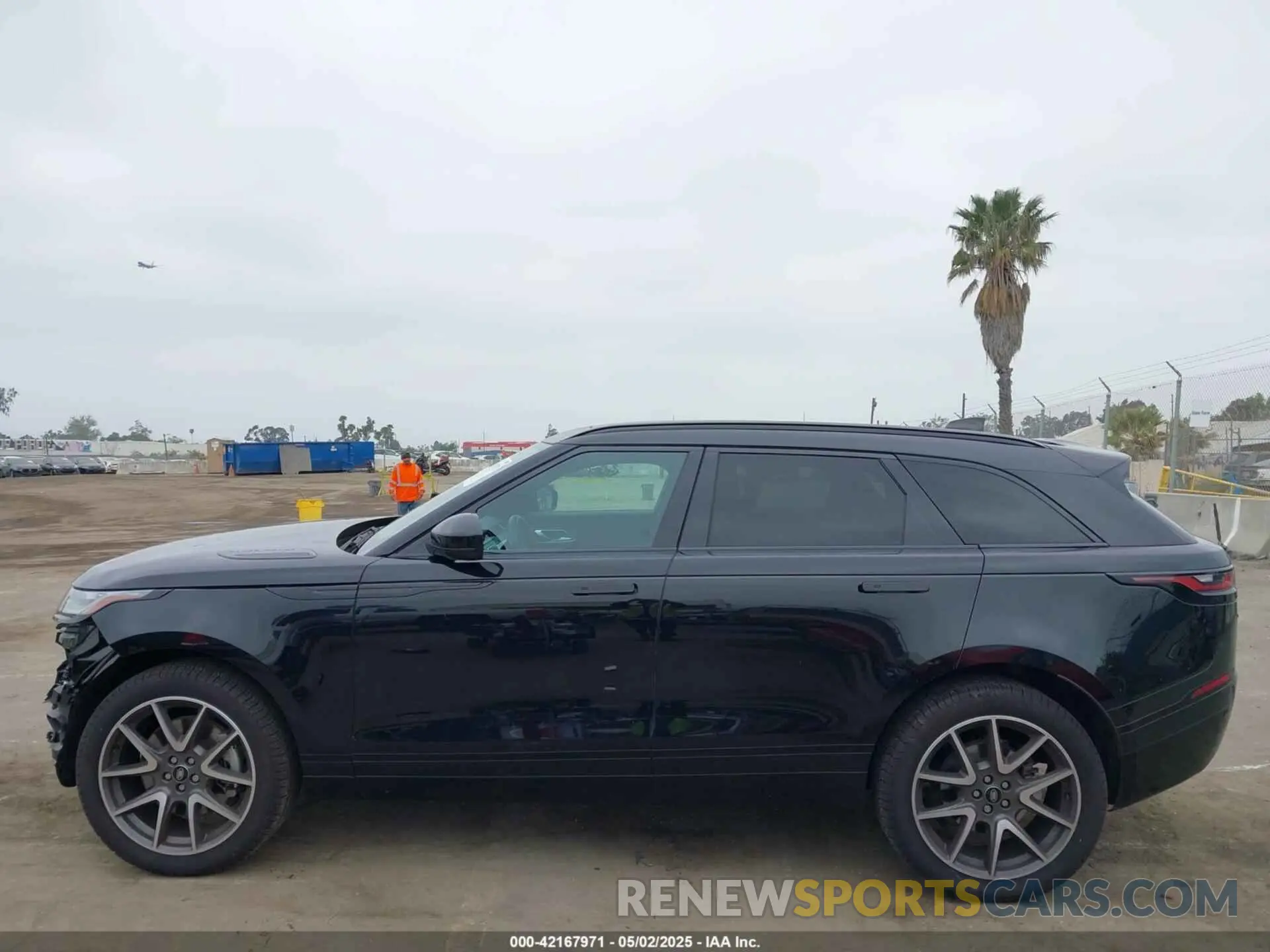 14 Photograph of a damaged car SALYT2EU9PA359099 LAND ROVER RANGE ROVER VELAR 2023