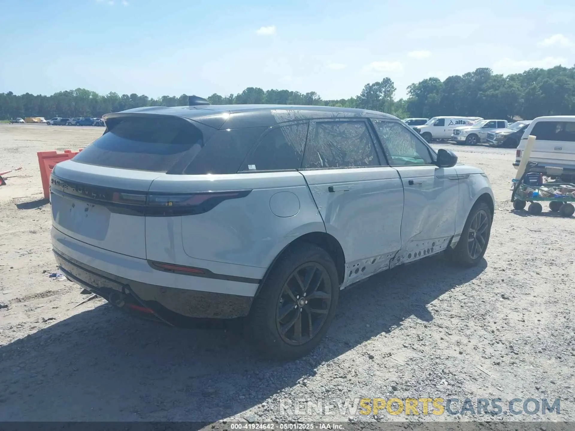 4 Фотография поврежденного автомобиля SALYL2EX3RA379944 LAND ROVER RANGE ROVER VELAR 2024