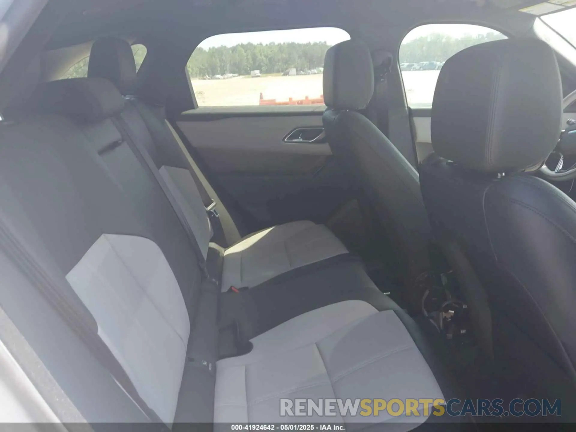 8 Фотография поврежденного автомобиля SALYL2EX3RA379944 LAND ROVER RANGE ROVER VELAR 2024