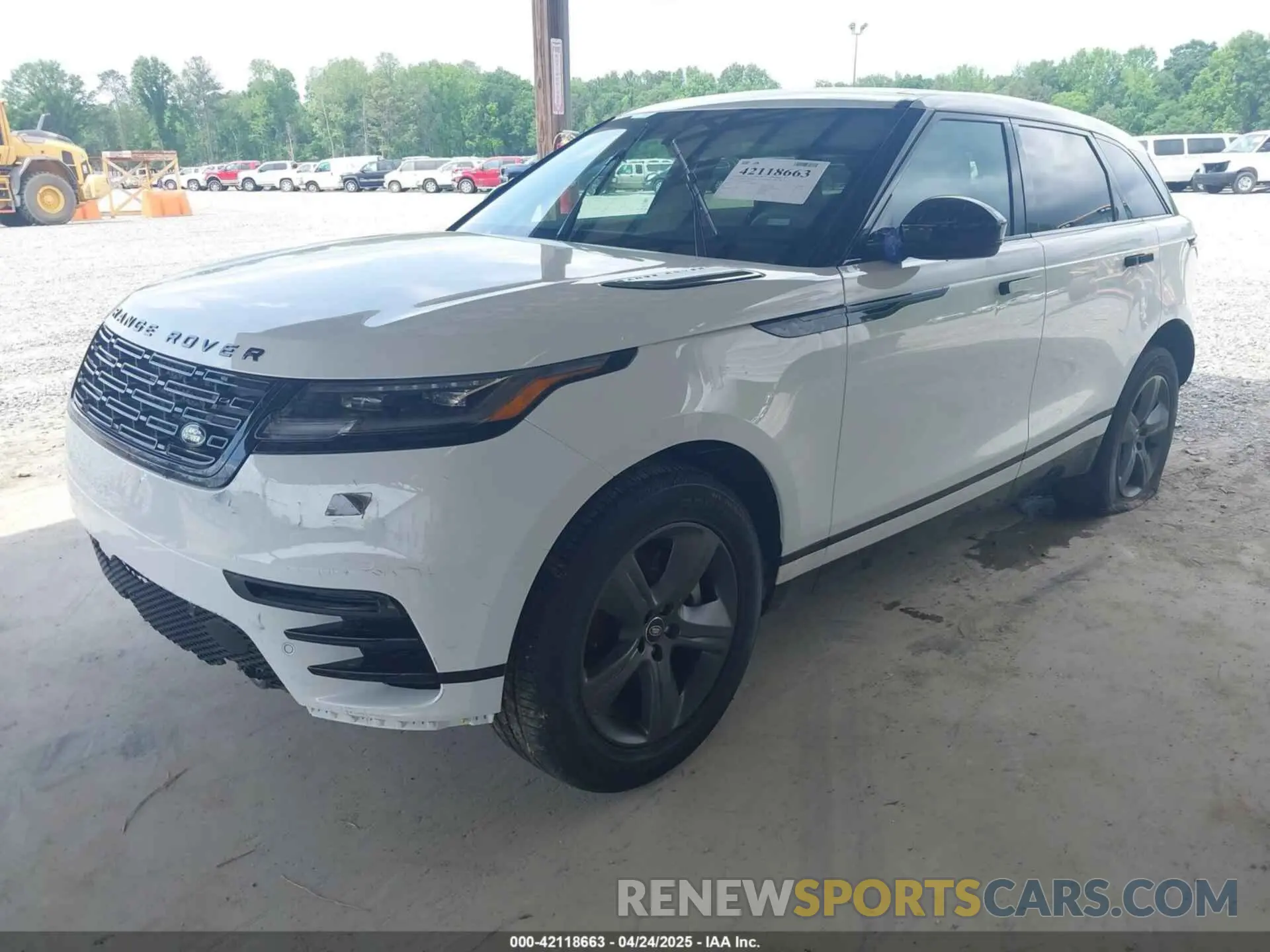 2 Фотография поврежденного автомобиля SALYL2EX2SA810750 LAND ROVER RANGE ROVER VELAR 2025