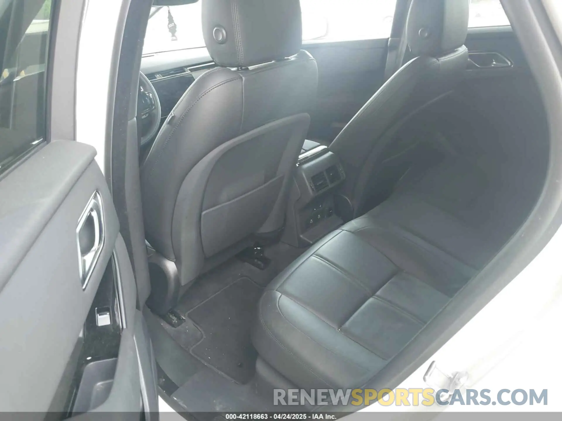 8 Фотография поврежденного автомобиля SALYL2EX2SA810750 LAND ROVER RANGE ROVER VELAR 2025
