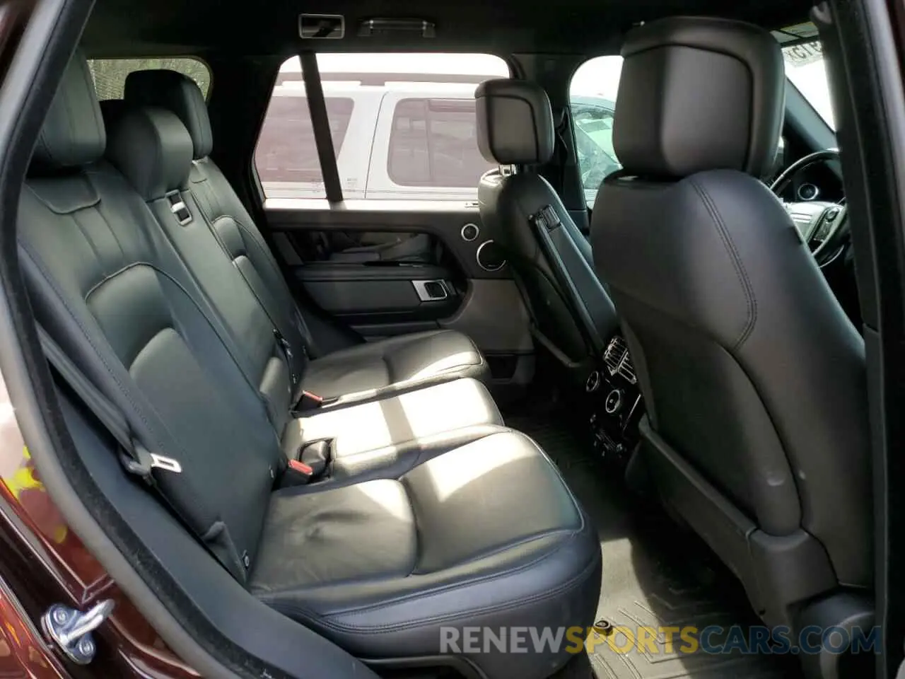 10 Photograph of a damaged car SALGR2RK4KA531129 LAND ROVER RANGEROVER 2019