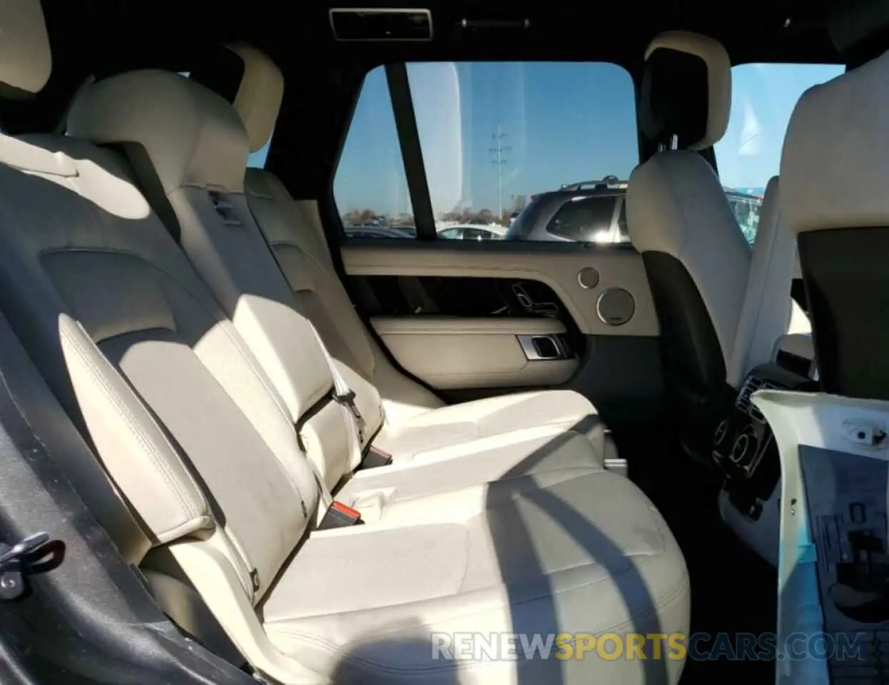 11 Photograph of a damaged car SALGS2RE2KA531175 LAND ROVER RANGEROVER 2019