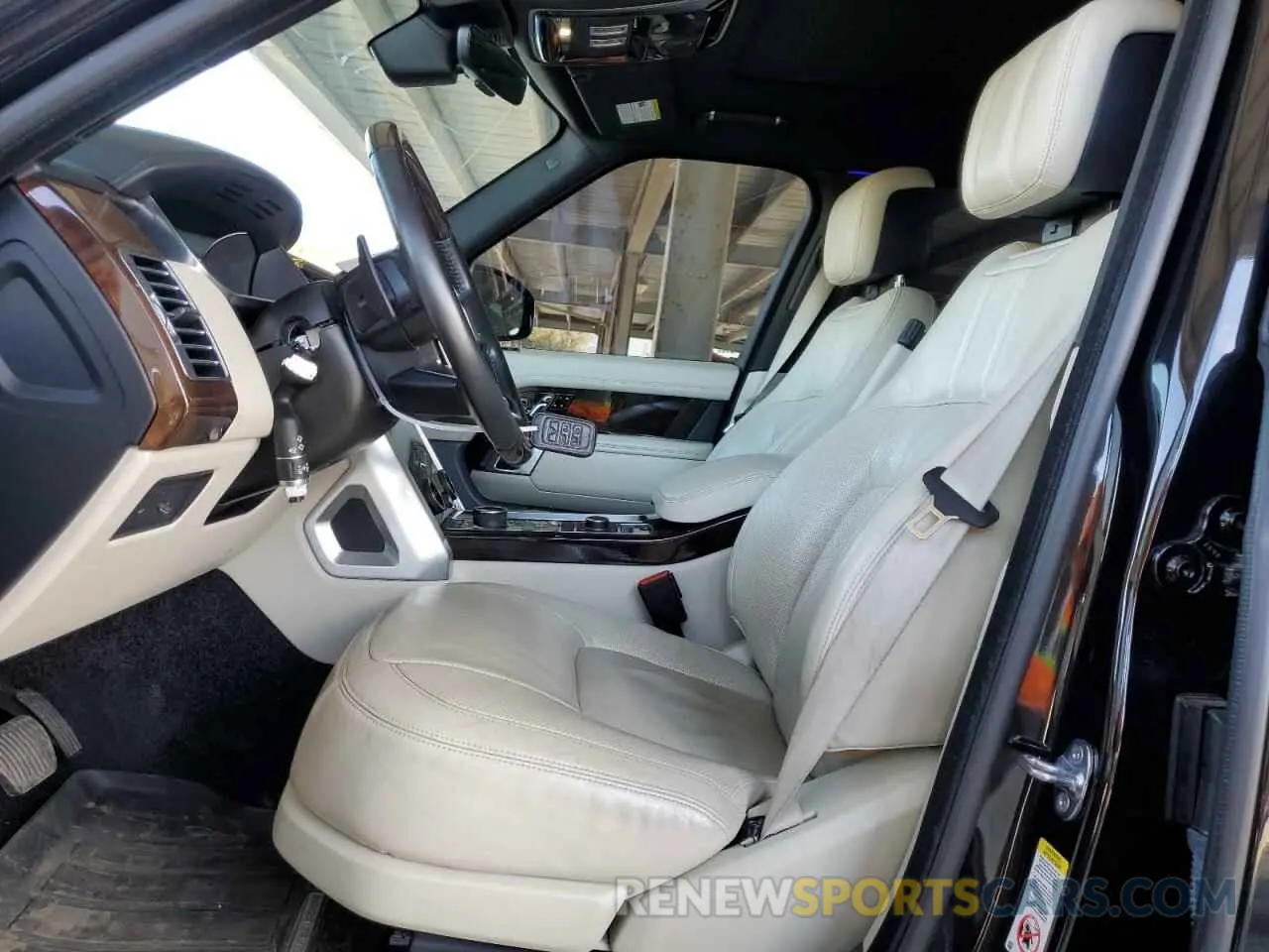 7 Photograph of a damaged car SALGS2SV7KA543459 LAND ROVER RANGEROVER 2019