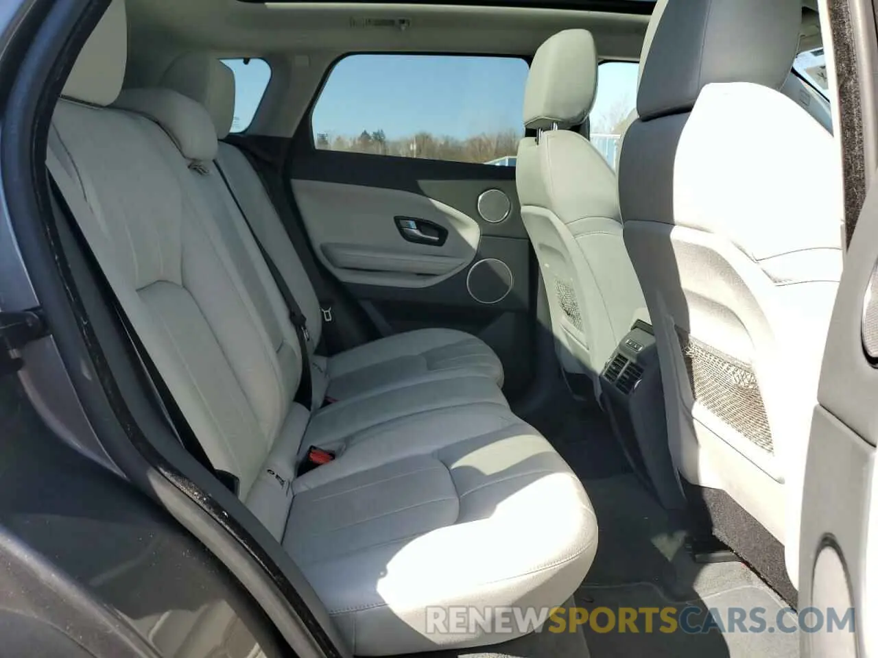 11 Photograph of a damaged car SALVP2RX2KH338624 LAND ROVER RANGEROVER 2019