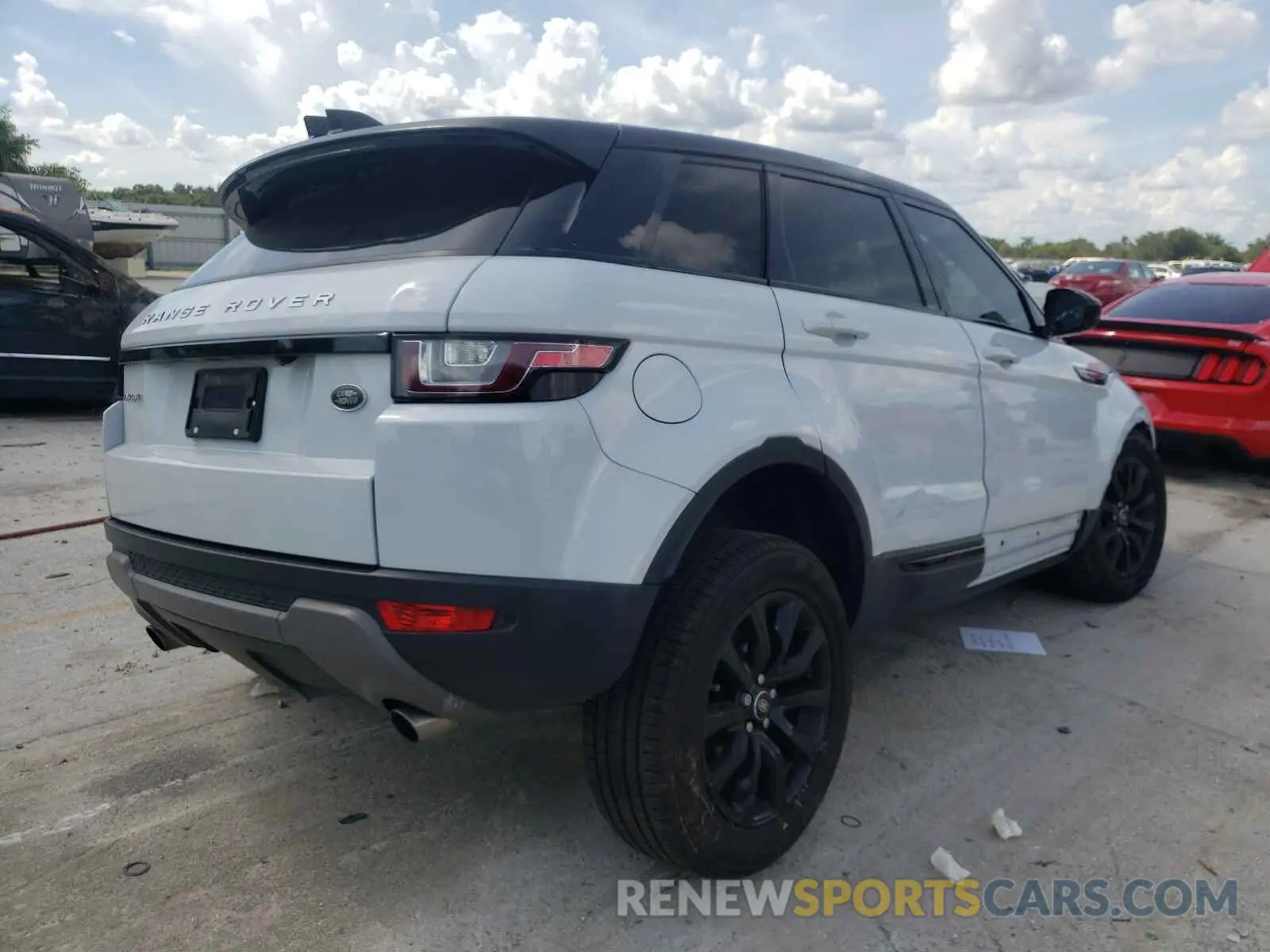 4 Photograph of a damaged car SALVP2RX5KH332963 LAND ROVER RANGEROVER 2019