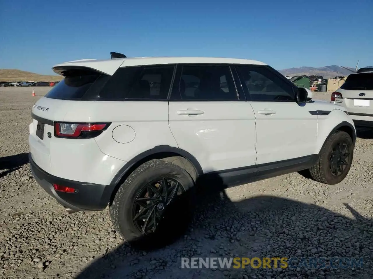 3 Фотография поврежденного автомобиля SALVP2RXXKH349189 LAND ROVER RANGEROVER 2019