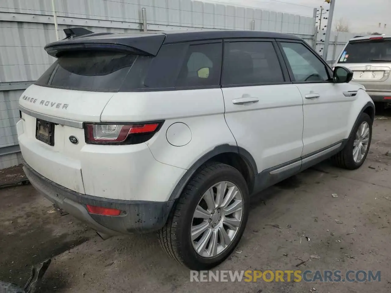 3 Фотография поврежденного автомобиля SALVR2RX1KH331741 LAND ROVER RANGEROVER 2019