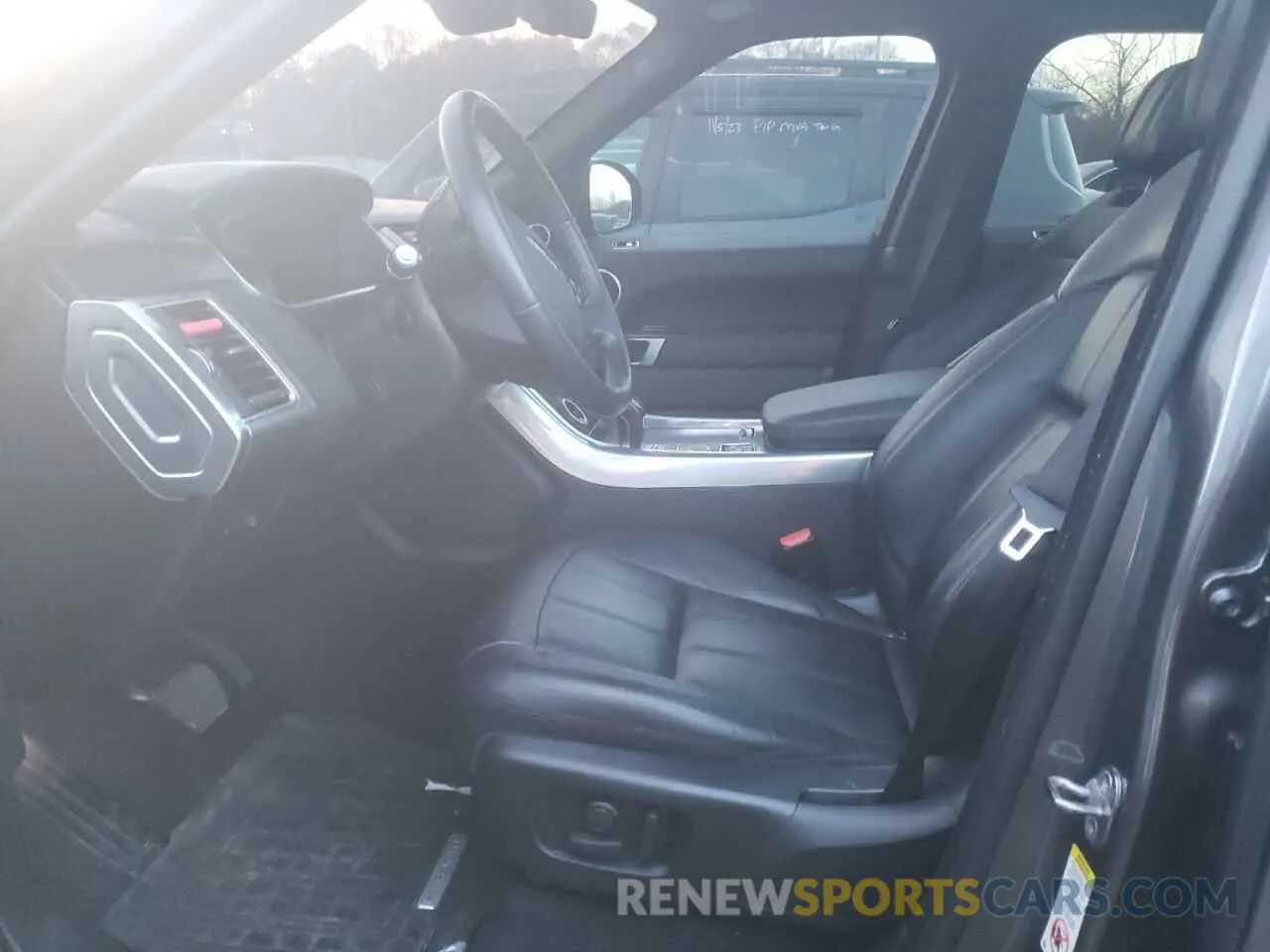 7 Photograph of a damaged car SALWG2RU6KA863169 LAND ROVER RANGEROVER 2019