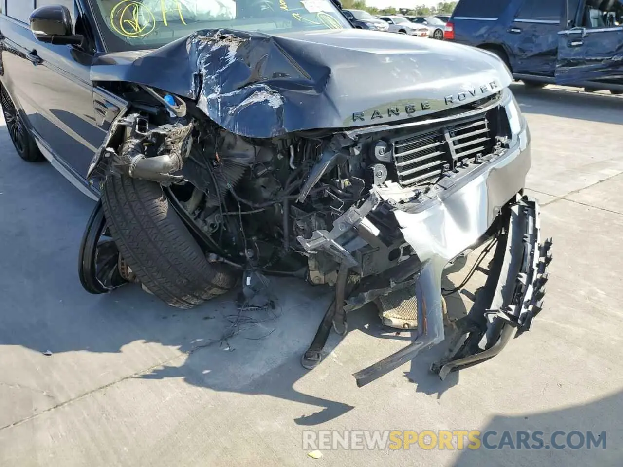 9 Photograph of a damaged car SALWR2RE0KA846354 LAND ROVER RANGEROVER 2019