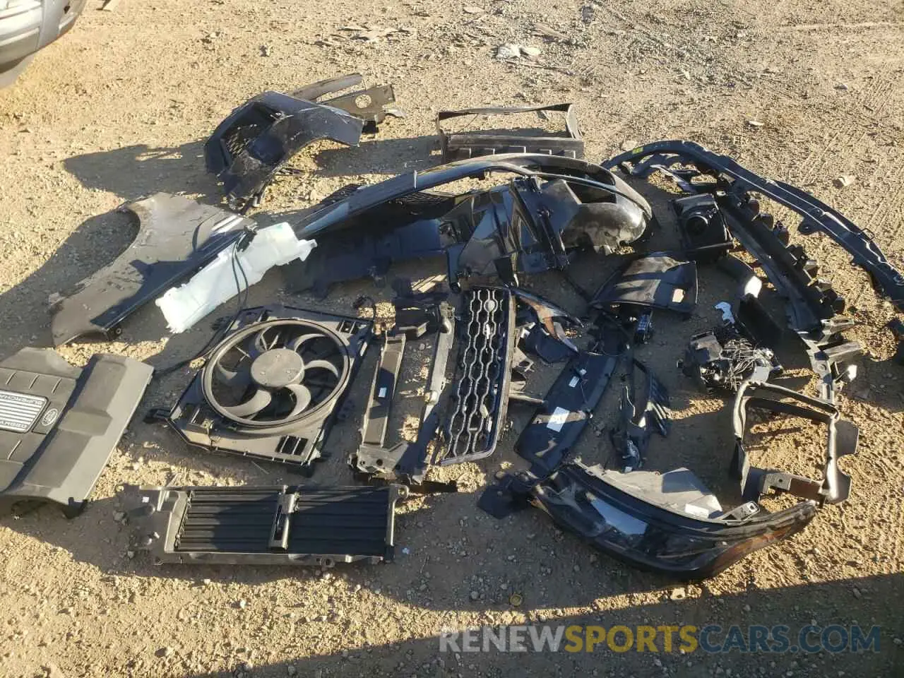 12 Photograph of a damaged car SALWR2RE3KA835915 LAND ROVER RANGEROVER 2019