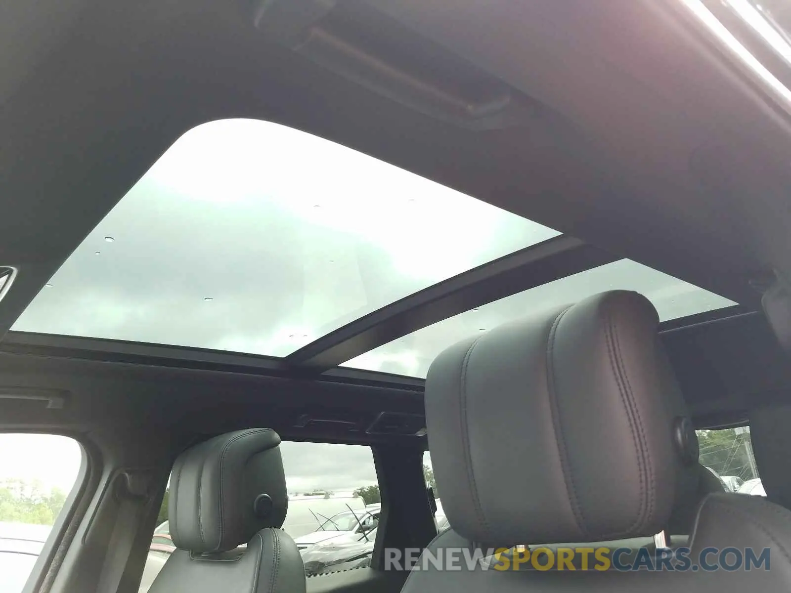 9 Photograph of a damaged car SALWR2RE6KA841658 LAND ROVER RANGEROVER 2019