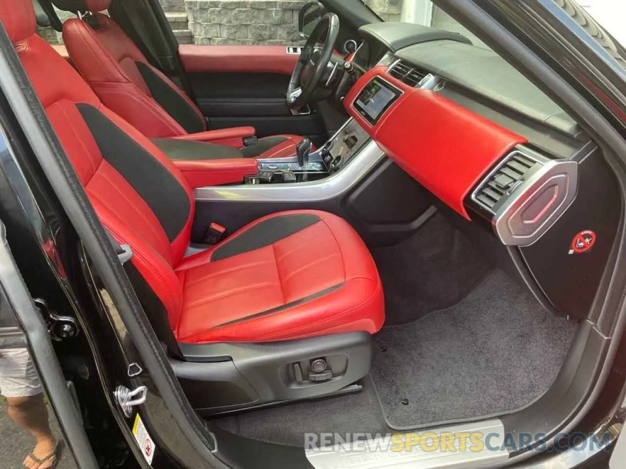 5 Photograph of a damaged car SALWR2RE9KA823073 LAND ROVER RANGEROVER 2019