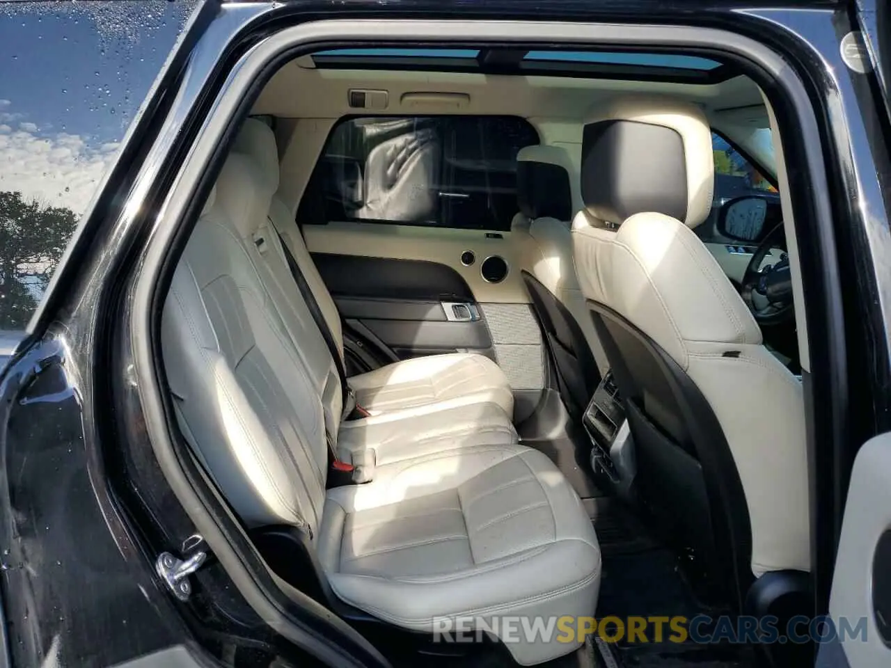 11 Photograph of a damaged car SALWR2RK7KA872889 LAND ROVER RANGEROVER 2019