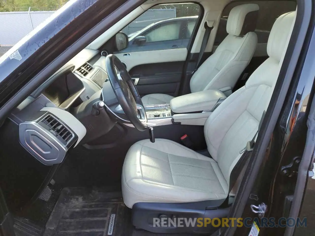 7 Photograph of a damaged car SALWR2RK7KA872889 LAND ROVER RANGEROVER 2019
