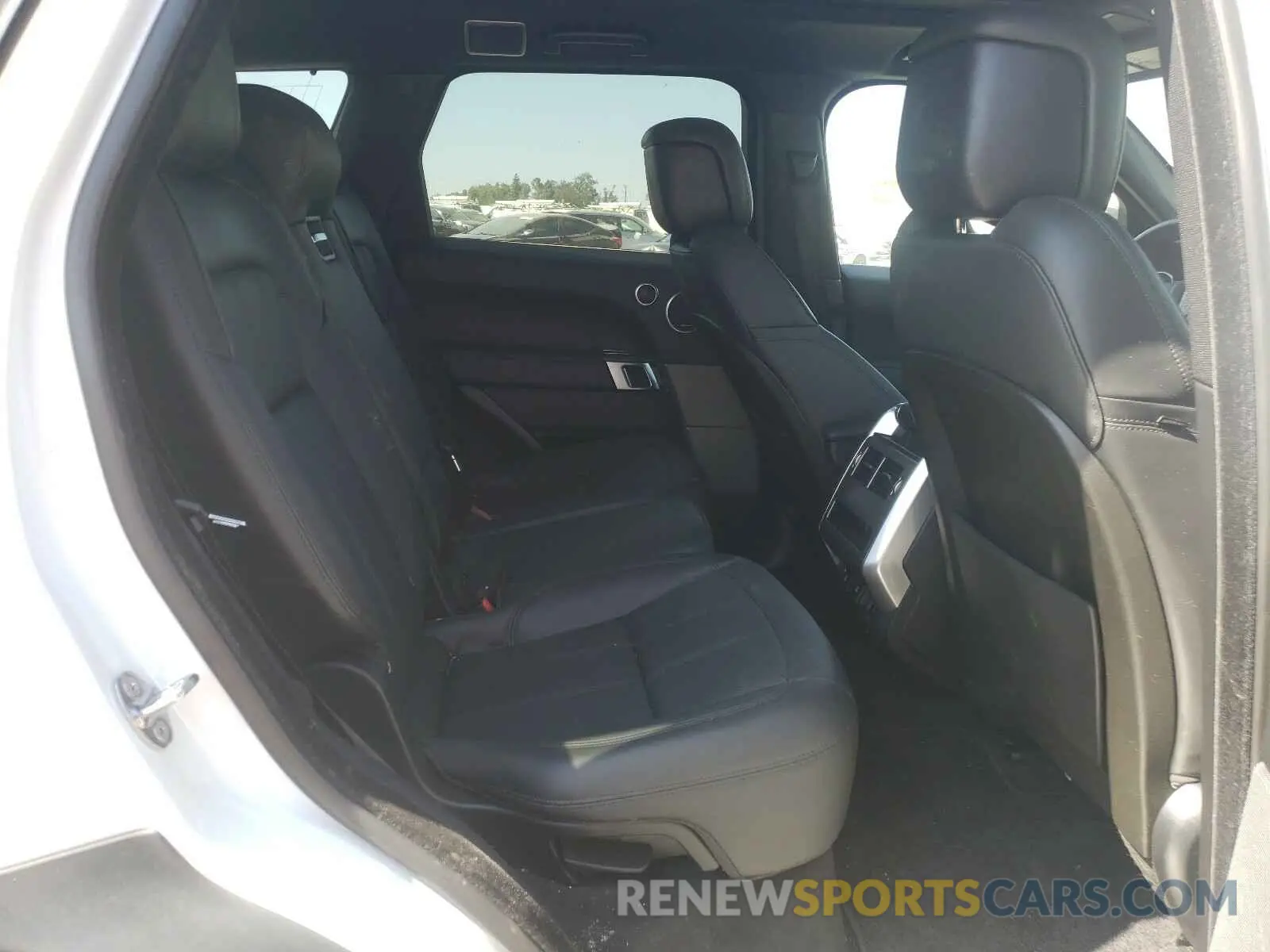 6 Photograph of a damaged car SALWR2RU2KA866211 LAND ROVER RANGEROVER 2019