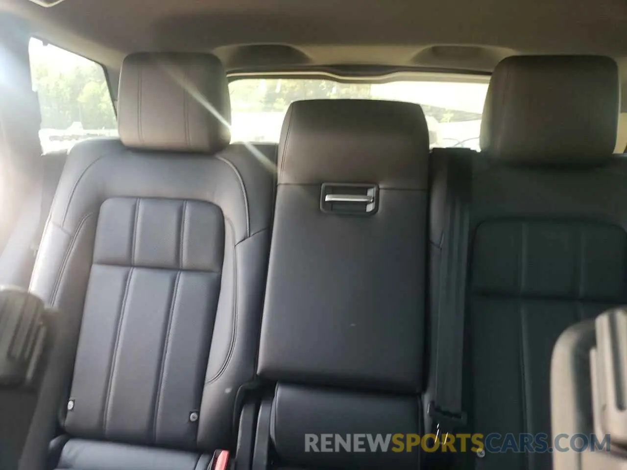 10 Photograph of a damaged car SALWR2RV2KA827403 LAND ROVER RANGEROVER 2019