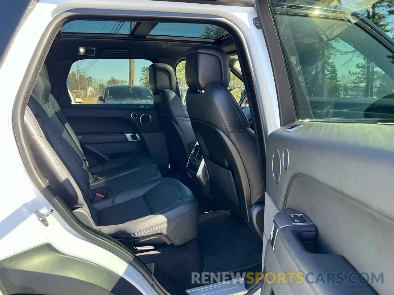 6 Photograph of a damaged car SALWR2RV2KA840135 LAND ROVER RANGEROVER 2019