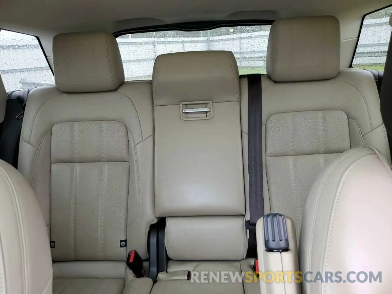 10 Photograph of a damaged car SALWR2RV6KA818963 LAND ROVER RANGEROVER 2019
