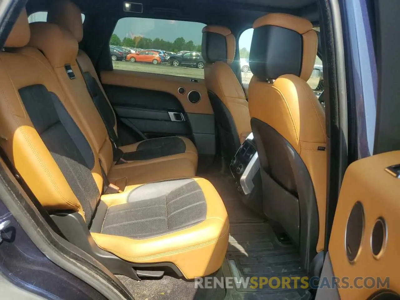 11 Photograph of a damaged car SALWV2SV5KA416535 LAND ROVER RANGEROVER 2019