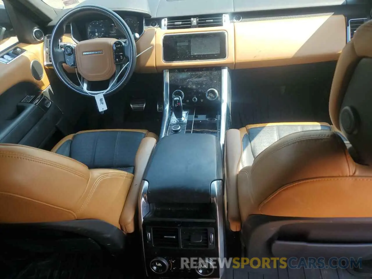 8 Photograph of a damaged car SALWV2SV5KA416535 LAND ROVER RANGEROVER 2019