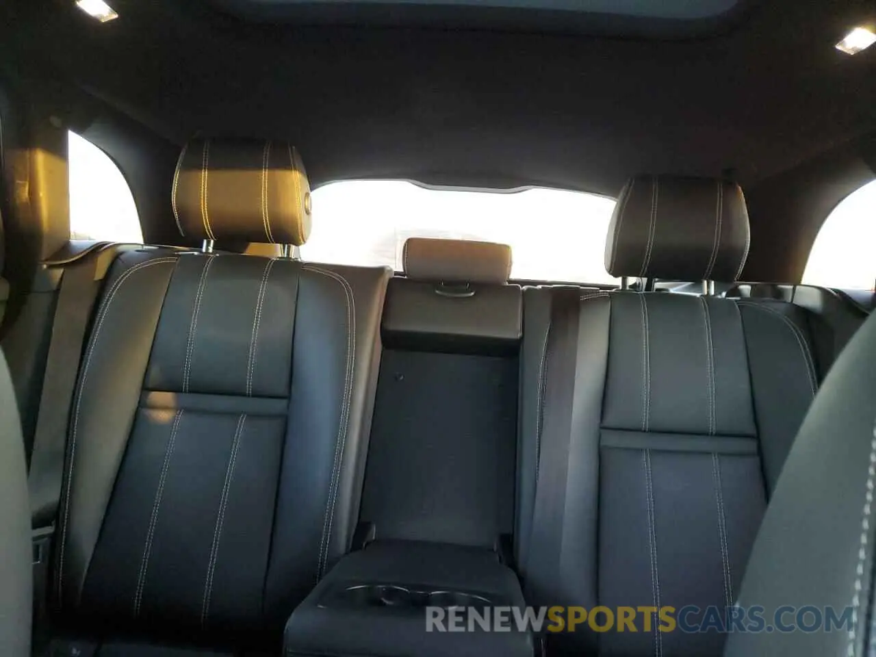 10 Фотография поврежденного автомобиля SALYB2EX4KA785563 LAND ROVER RANGEROVER 2019