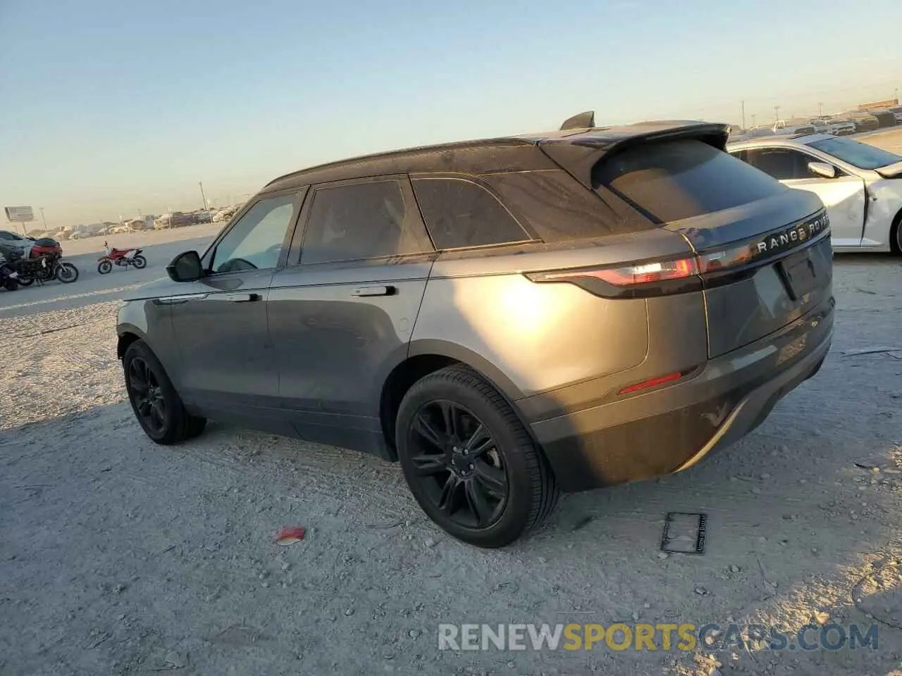 2 Фотография поврежденного автомобиля SALYB2EX4KA785563 LAND ROVER RANGEROVER 2019