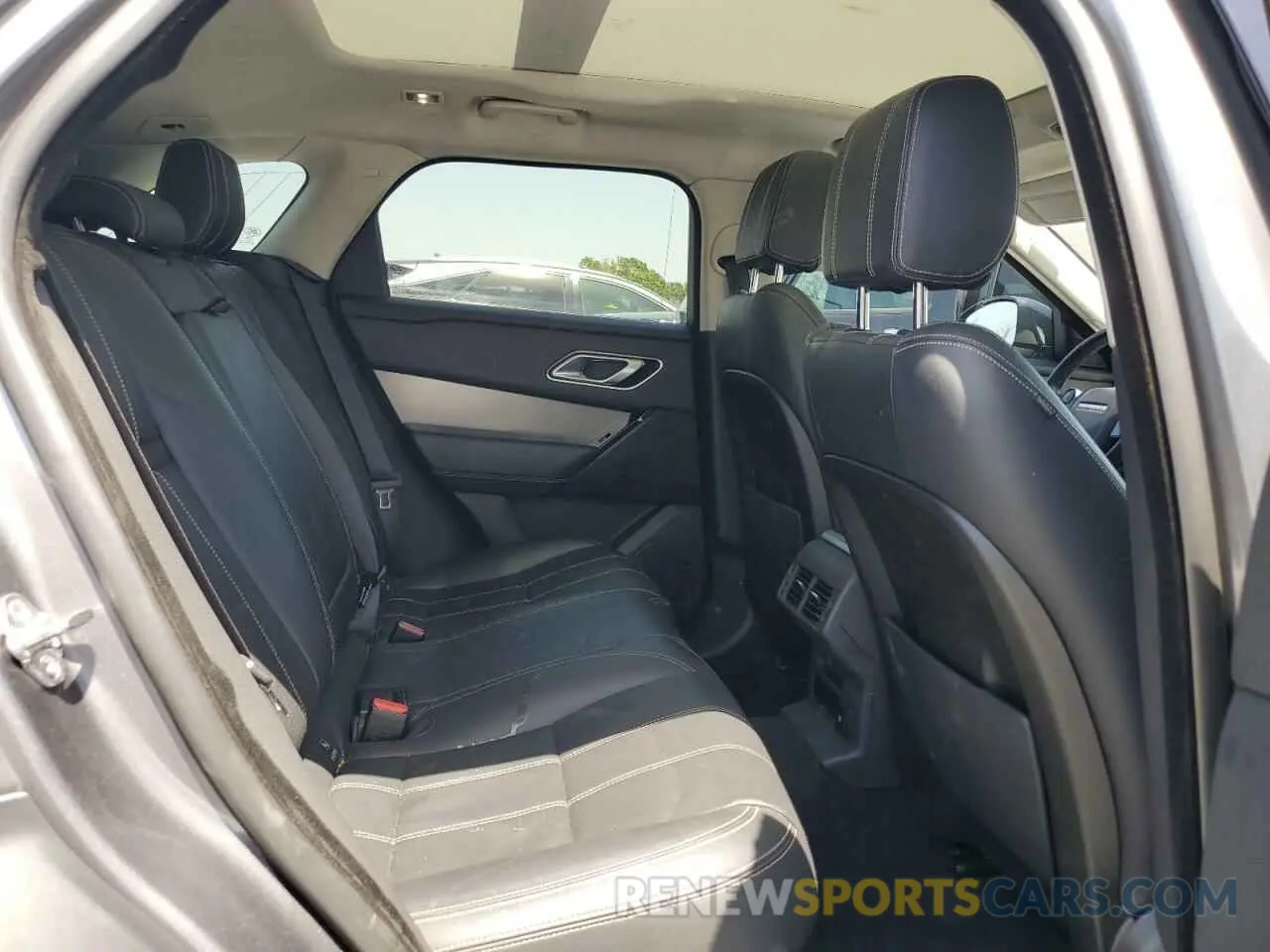 11 Photograph of a damaged car SALYB2FV3KA222680 LAND ROVER RANGEROVER 2019