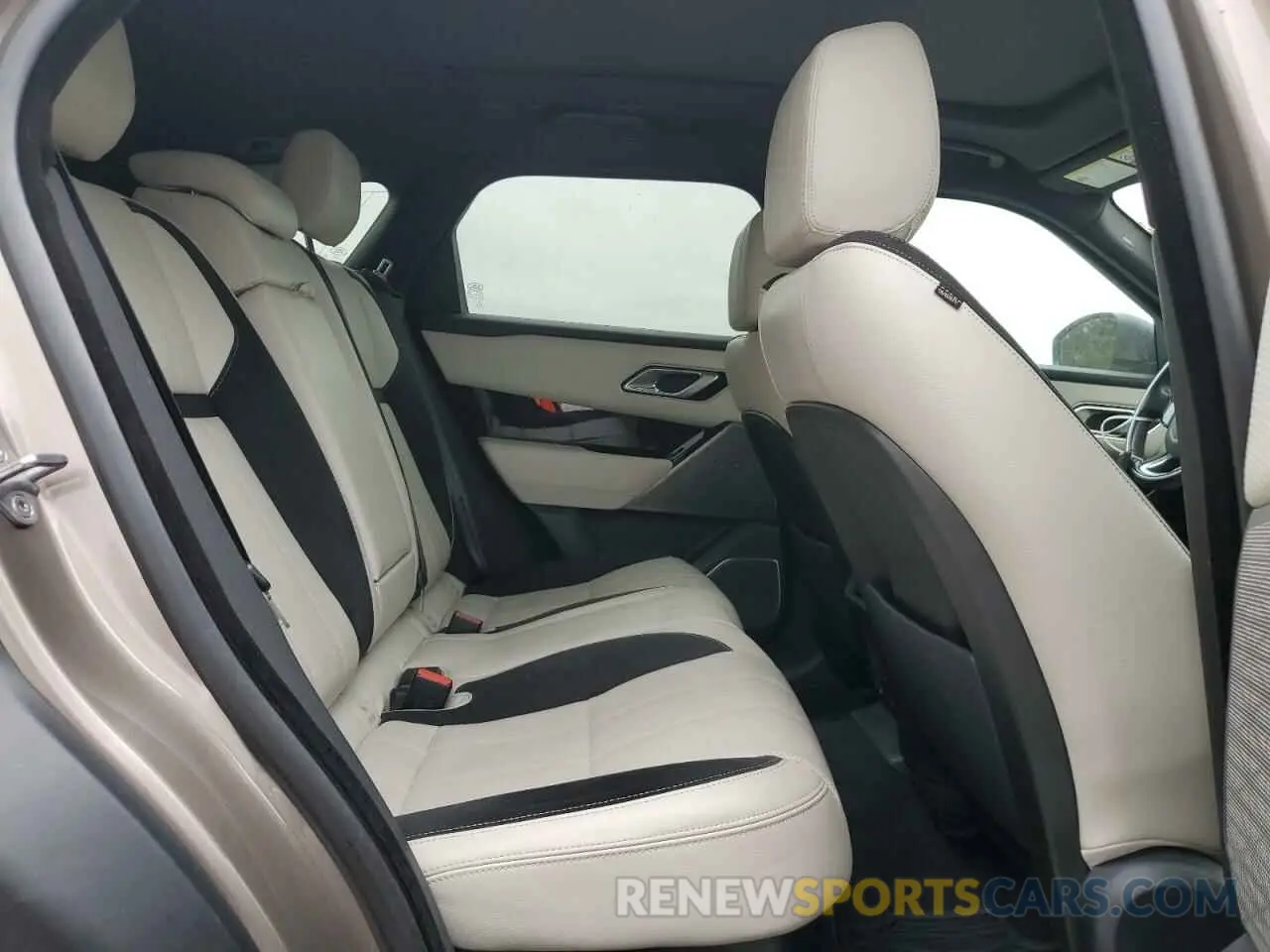 11 Photograph of a damaged car SALYL2EXXKA234258 LAND ROVER RANGEROVER 2019