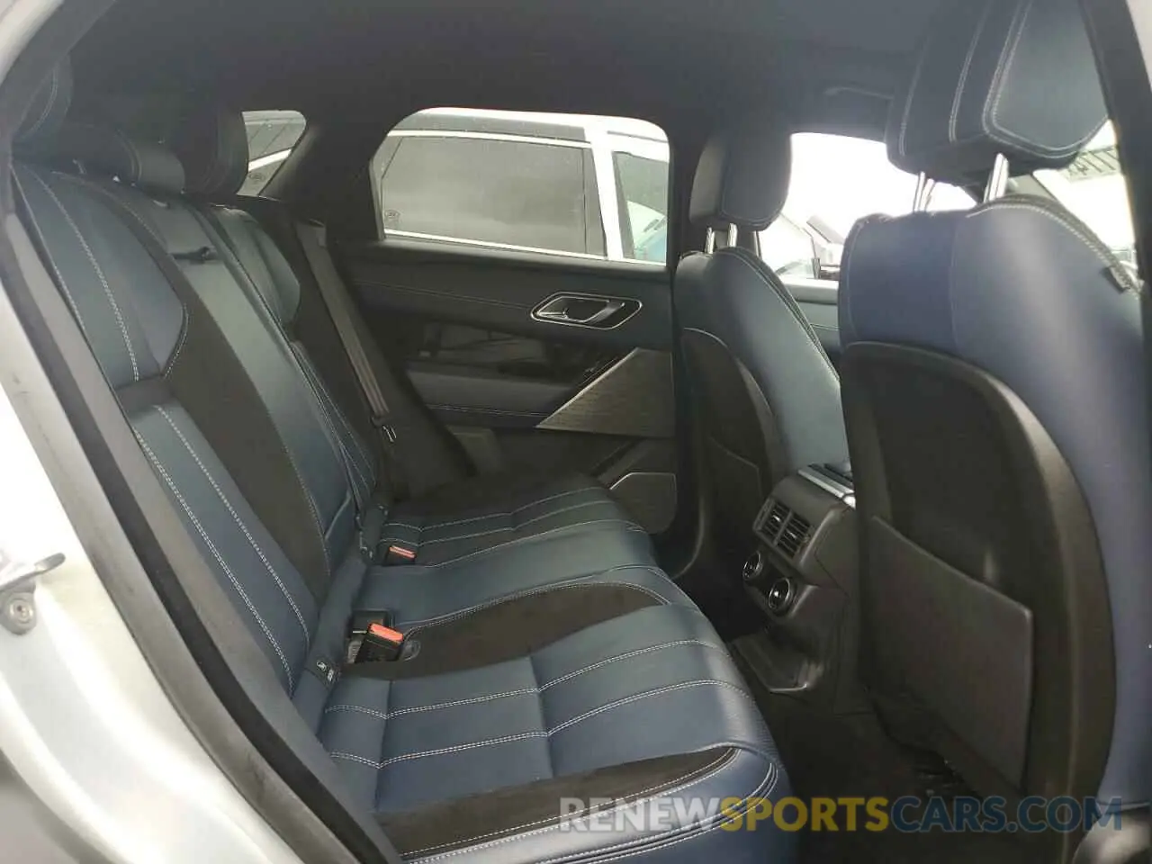 11 Photograph of a damaged car SALYL2FV1KA208483 LAND ROVER RANGEROVER 2019
