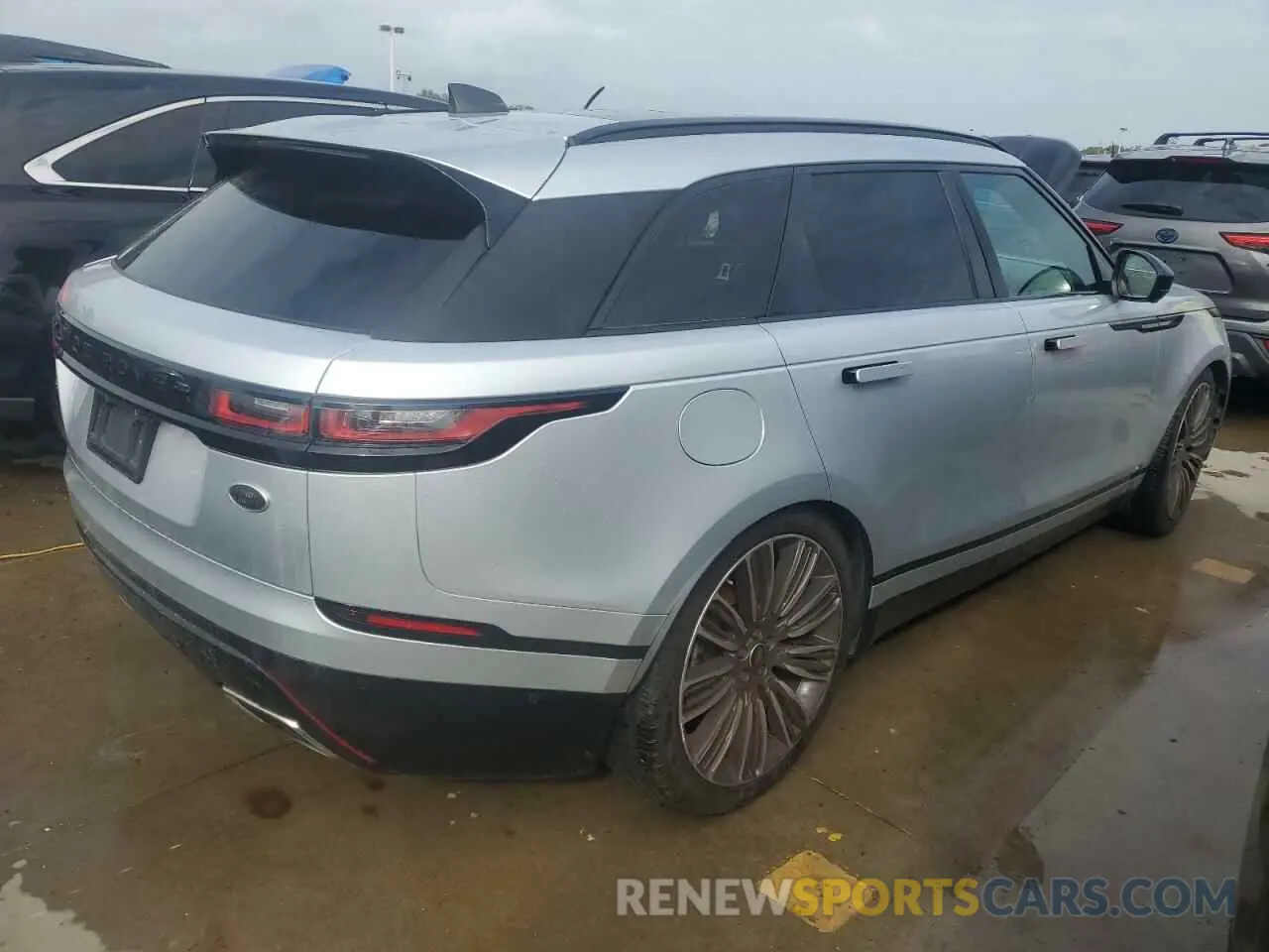3 Photograph of a damaged car SALYL2FV1KA208483 LAND ROVER RANGEROVER 2019