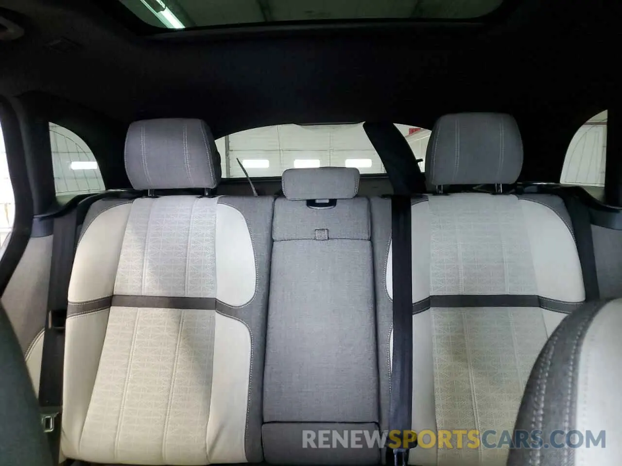10 Photograph of a damaged car SALYL2FV8KA211395 LAND ROVER RANGEROVER 2019