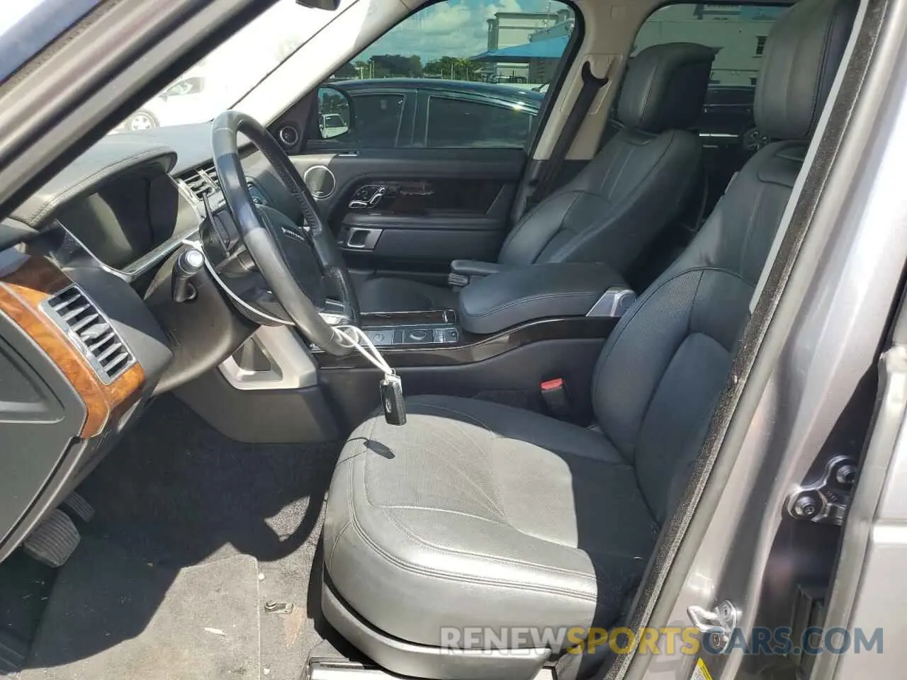 7 Photograph of a damaged car SALGS2RU0LA590265 LAND ROVER RANGEROVER 2020