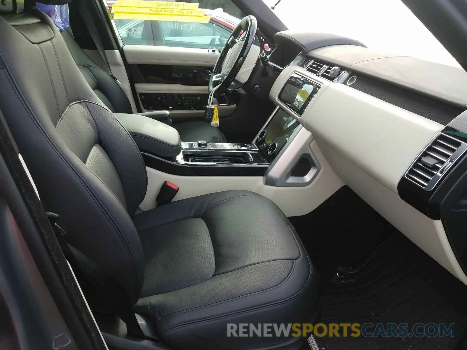5 Photograph of a damaged car SALGS2SE1LA569508 LAND ROVER RANGEROVER 2020