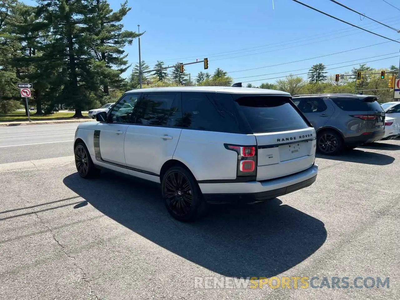 3 Photograph of a damaged car SALGS5SEXLA404736 LAND ROVER RANGEROVER 2020