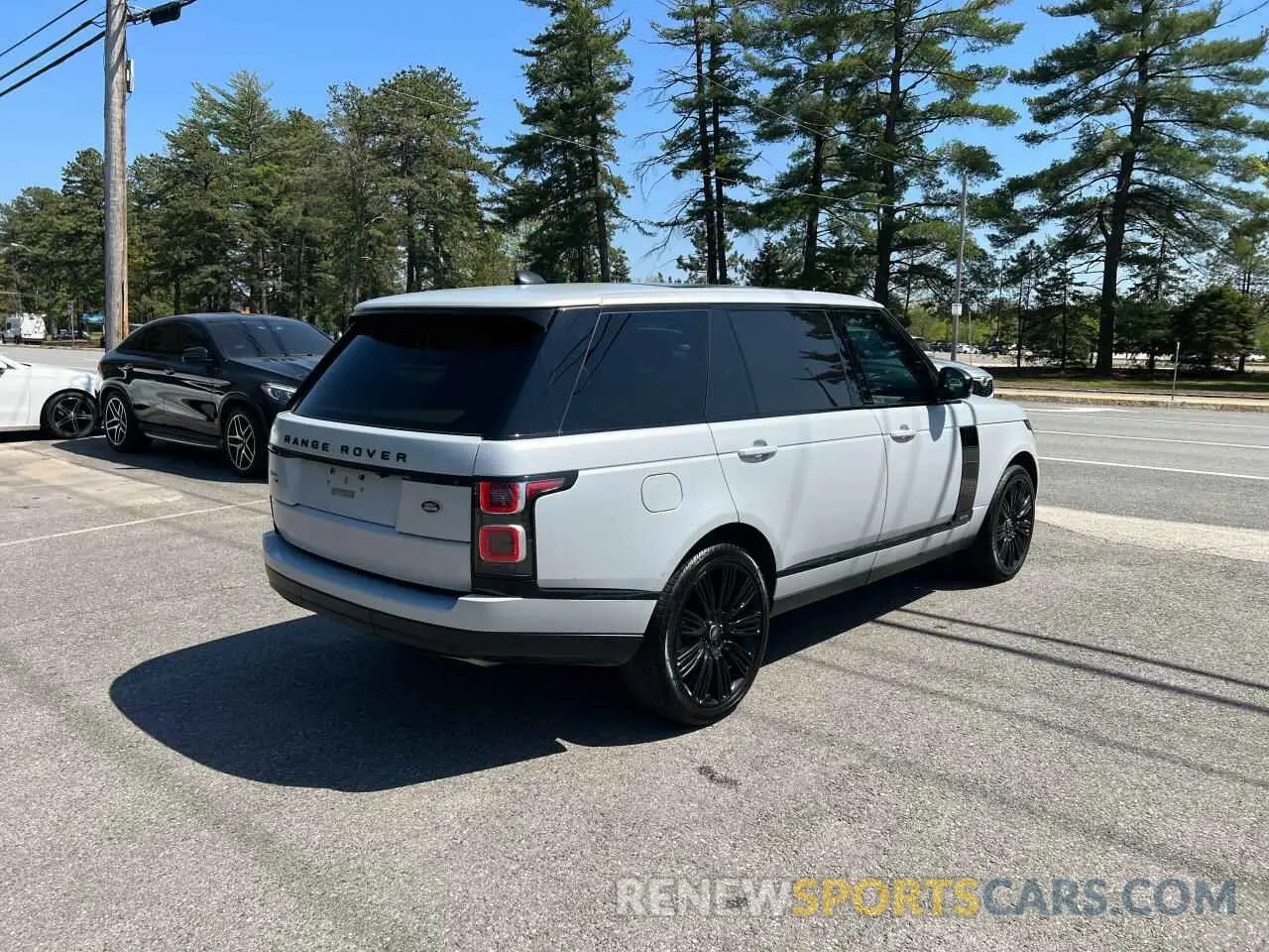 4 Photograph of a damaged car SALGS5SEXLA404736 LAND ROVER RANGEROVER 2020