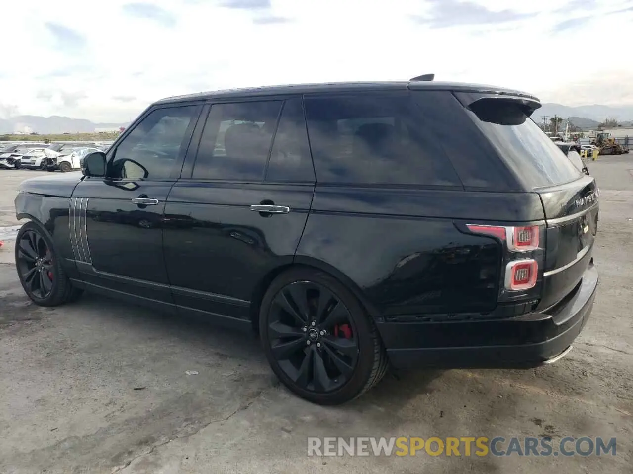 2 Photograph of a damaged car SALGW2REXLA580744 LAND ROVER RANGEROVER 2020