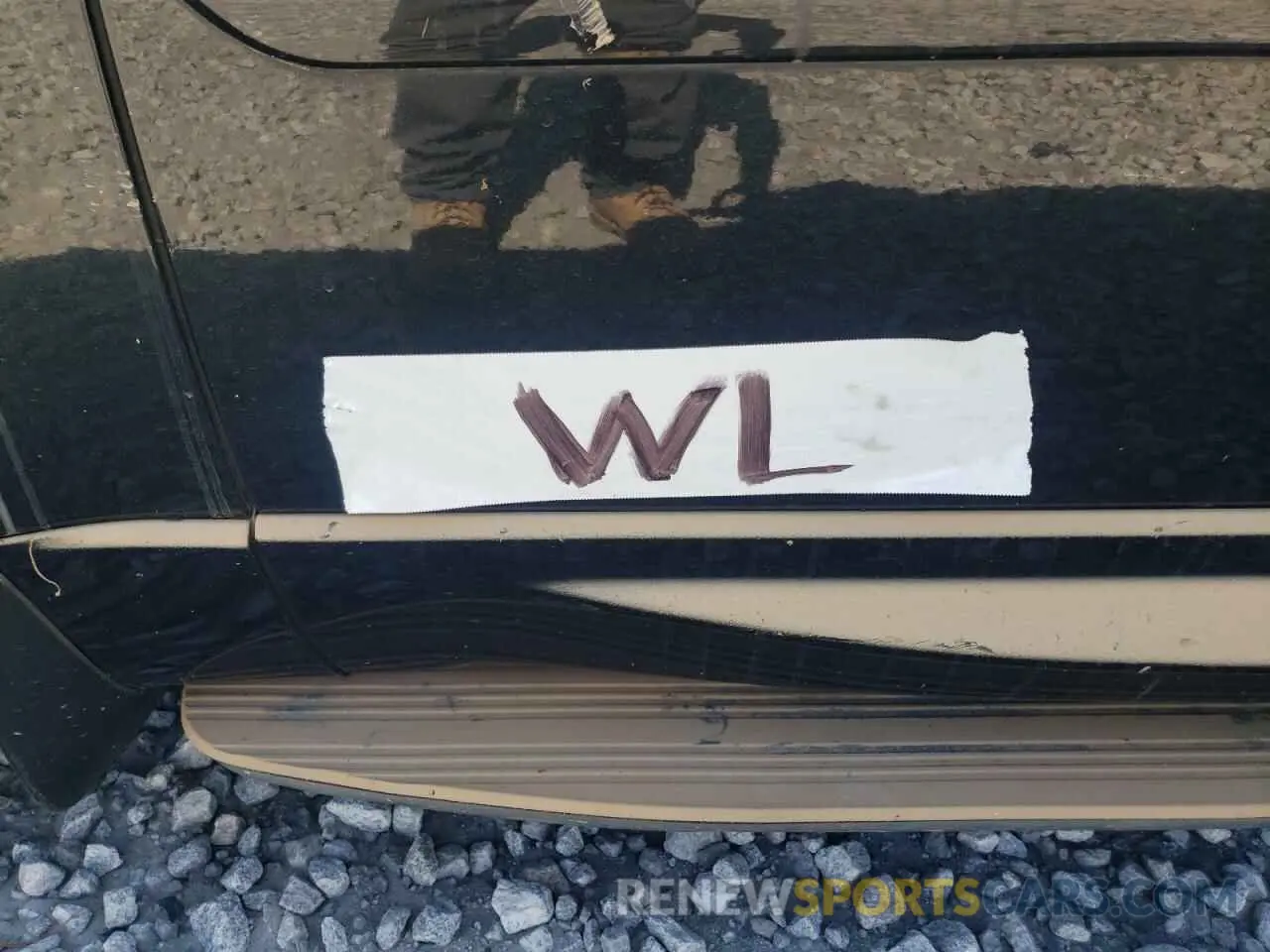 13 Photograph of a damaged car SALWR2RY0LA743737 LAND ROVER RANGEROVER 2020