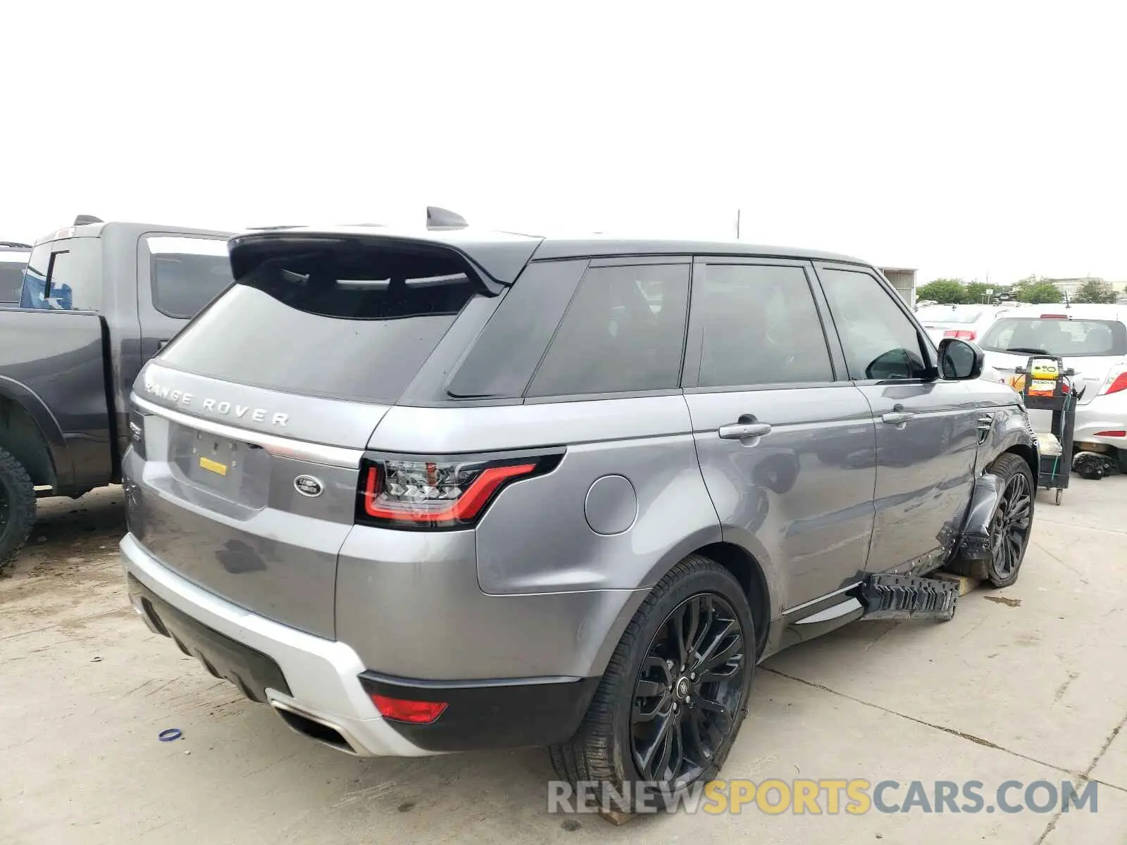 4 Photograph of a damaged car SALWR2RY5LA723029 LAND ROVER RANGEROVER 2020