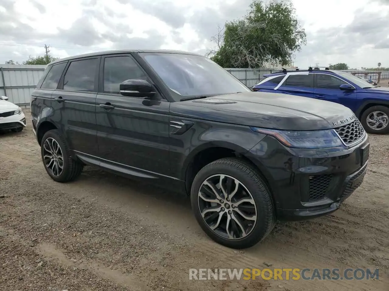 4 Photograph of a damaged car SALWR2SU9LA881557 LAND ROVER RANGEROVER 2020