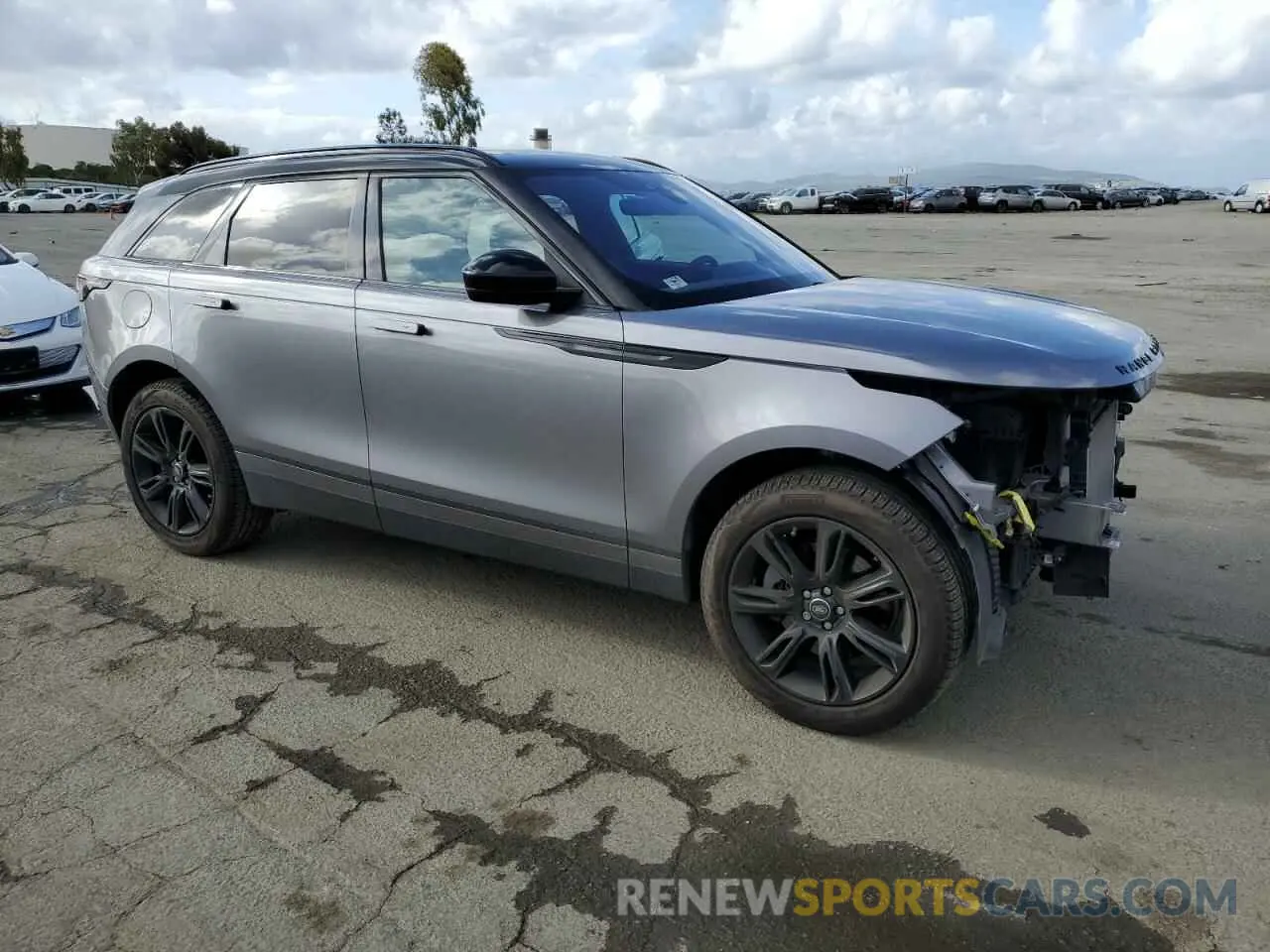 4 Photograph of a damaged car SALYB2FV0LA243665 LAND ROVER RANGEROVER 2020