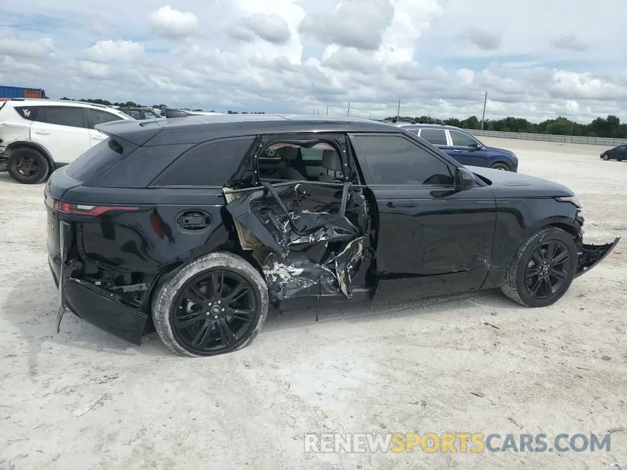 3 Photograph of a damaged car SALYK2EX3LA287727 LAND ROVER RANGEROVER 2020
