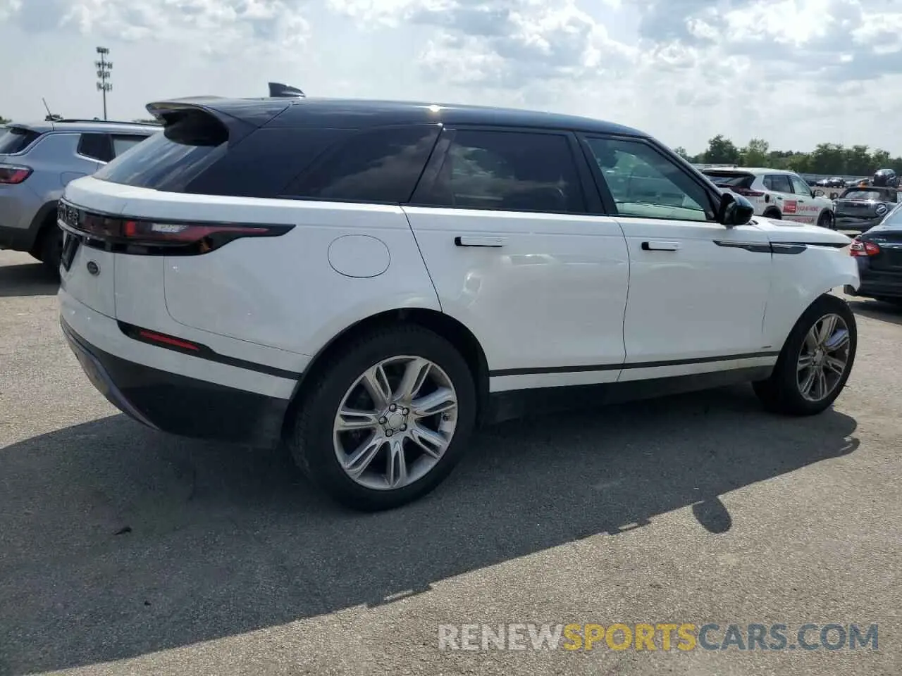 3 Photograph of a damaged car SALYK2EX6LA275426 LAND ROVER RANGEROVER 2020